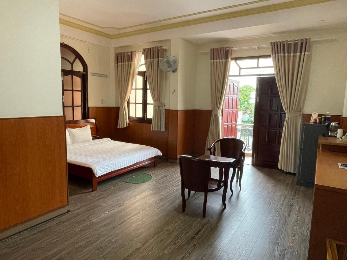 Отель Khach San Mekong Star Виньлонг Экстерьер фото