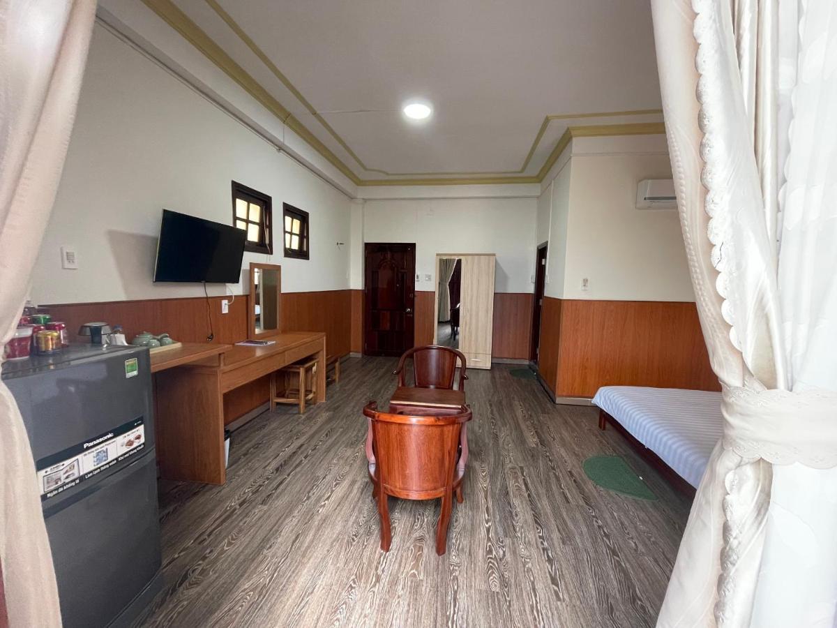 Отель Khach San Mekong Star Виньлонг Экстерьер фото
