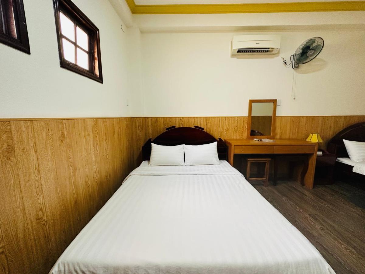 Отель Khach San Mekong Star Виньлонг Экстерьер фото